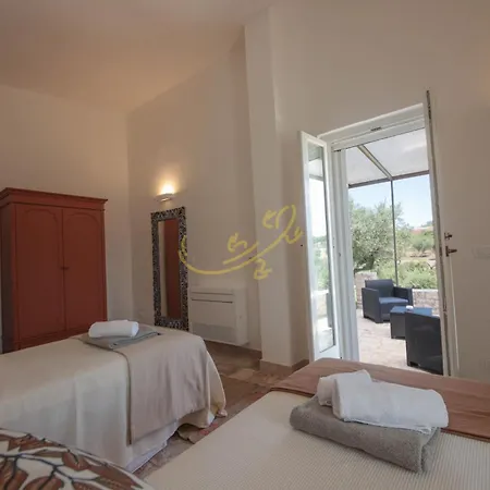 Vila Td Trulli Benedetta W Pool In Peaceful Nature