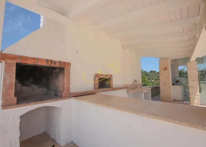 Td Trulli Benedetta W Pool In Peaceful Nature *