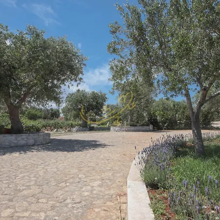 Td Trulli Benedetta W Pool In Peaceful Nature *