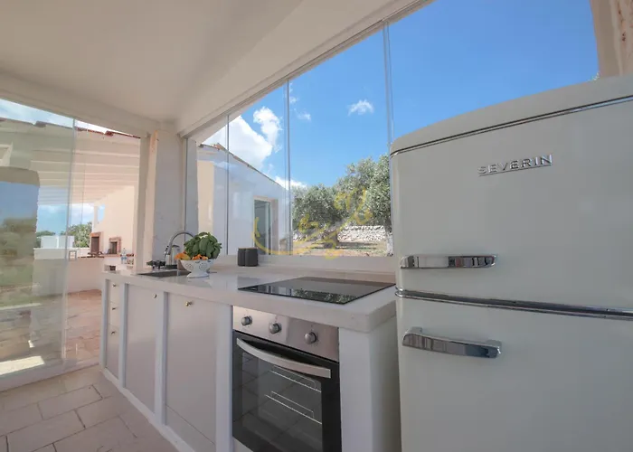 Td Trulli Benedetta W Pool In Peaceful Nature Кастеллана-Гротте