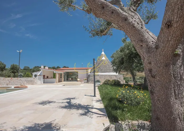 Td Trulli Benedetta W Pool In Peaceful Nature וילה קסטלאנה גרוטה