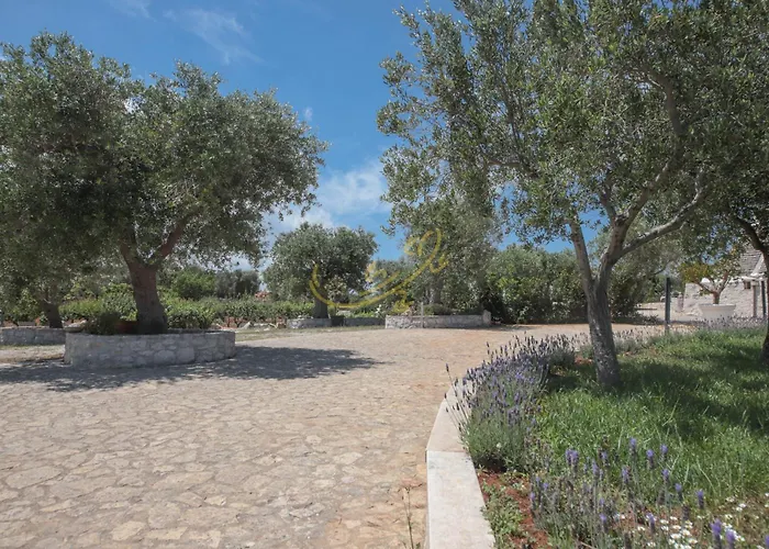 Td Trulli Benedetta W Pool In Peaceful Nature *