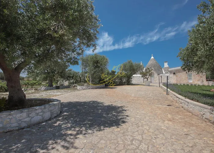 Td Trulli Benedetta W Pool In Peaceful Nature *